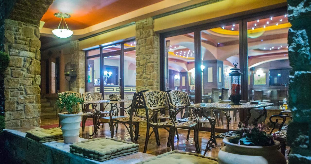 Morfeas Guesthouse Káto Loutrákion Exterior foto